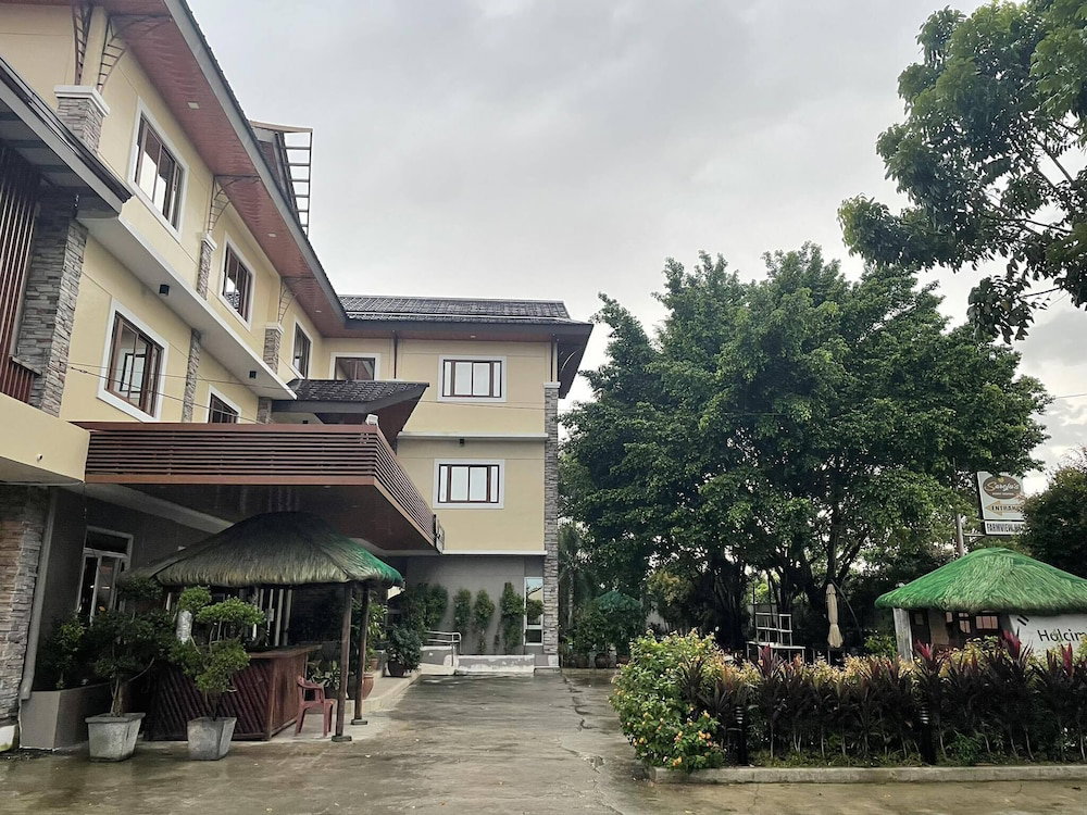 Hôtel · Sarojus Farmview Hotel, Urdaneta City
