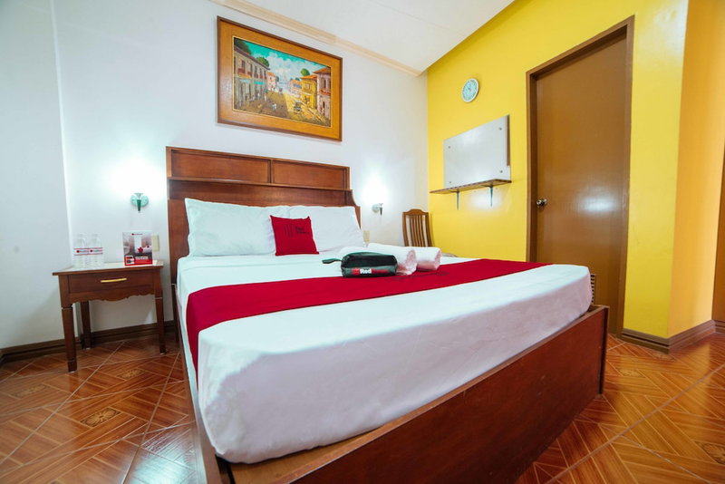 RedDoorz @ La Casa Guesthouse, Angeles City, Филиппины