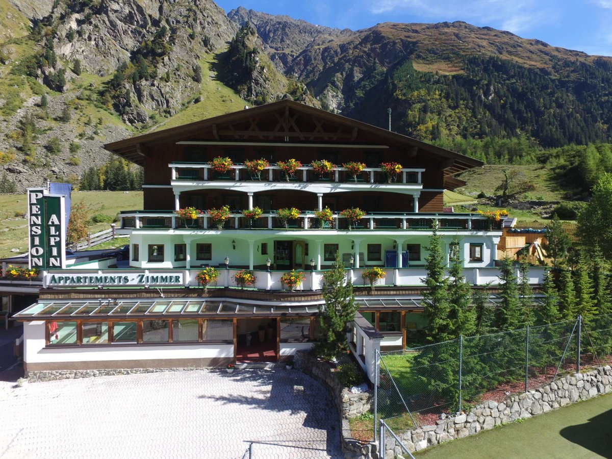 Hotel · Pension Alpin, Mandarfen