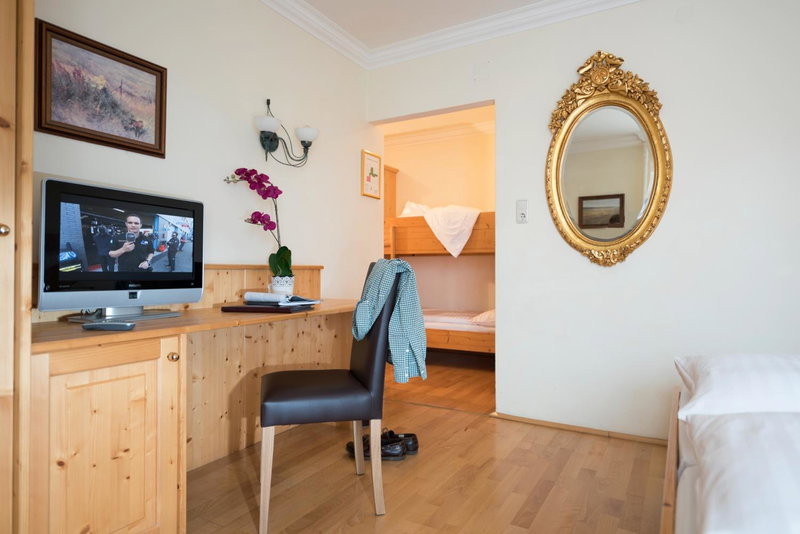 Hotel & Restaurant Ragginger Attersee, Nussdorf am Attersee, Austria