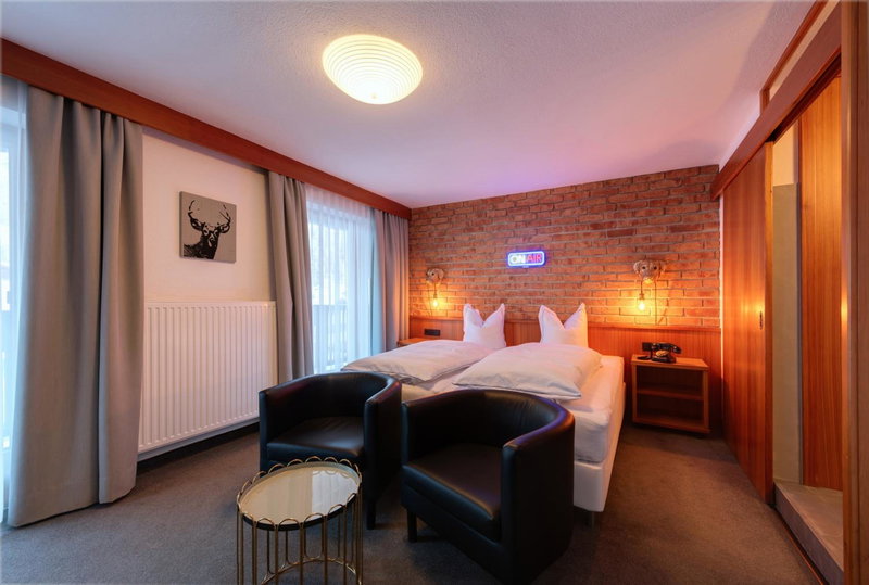 Hotel Pension Kirchplatz, Sankt Anton am Arlberg, Austria