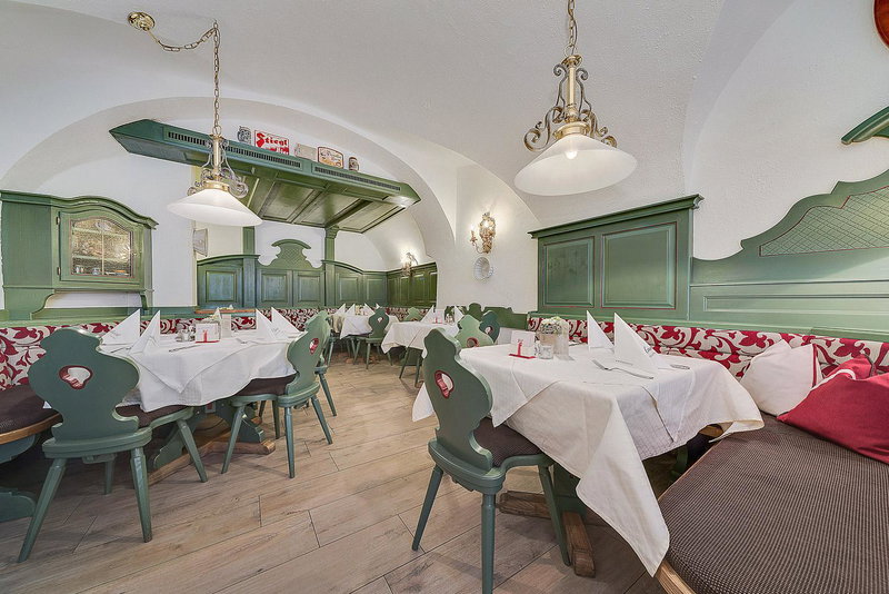 Gasthof Hotel Hauslwirt, Golling an der Salzach, Austria