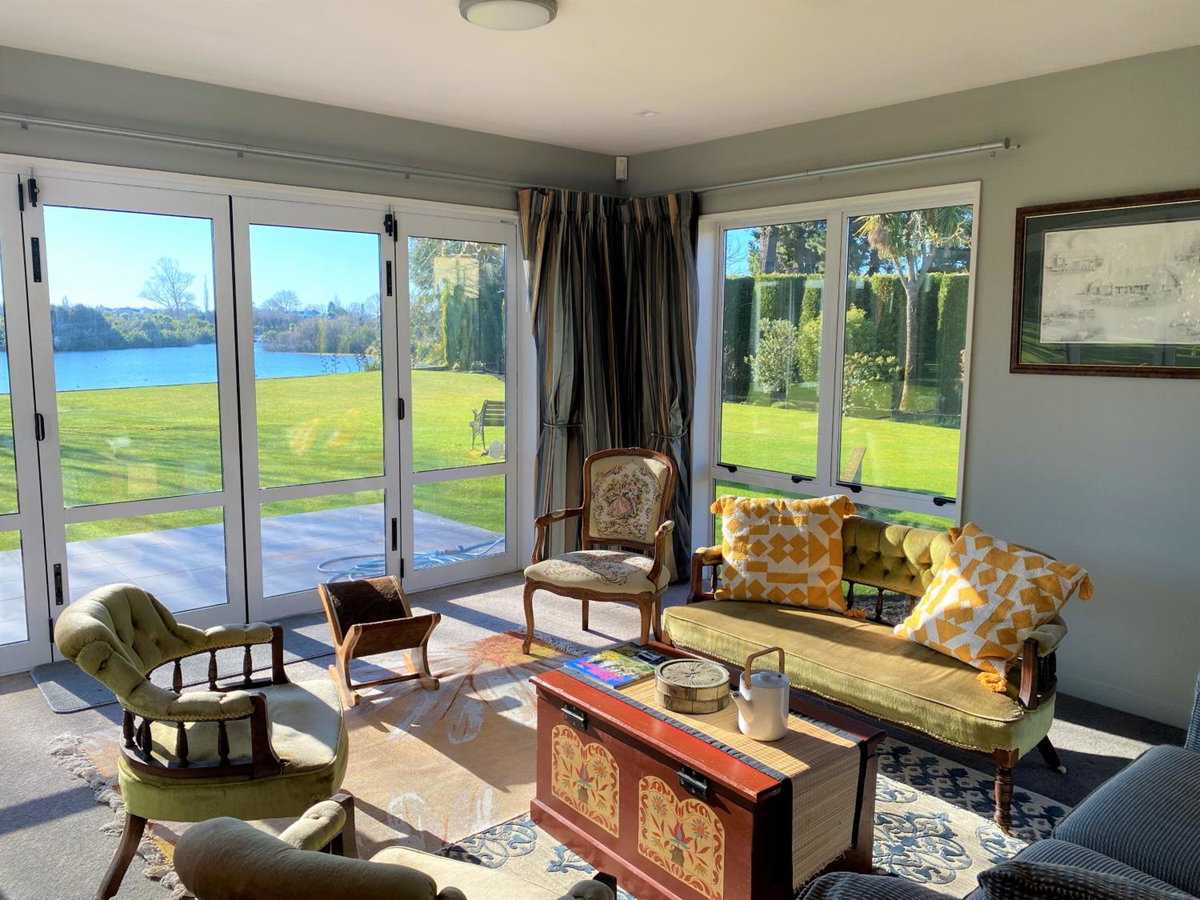 Calm Swan Villa, New Zealand