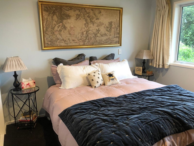 Executive style bedroom, Kelburn, New Zealand