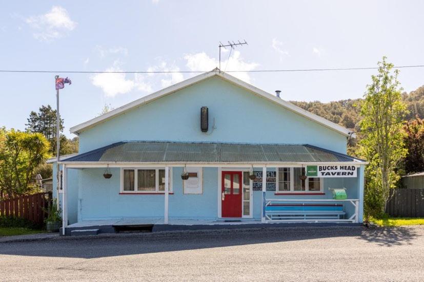 Brunnerton Lodge and Backpackers, Greymouth, New Zealand