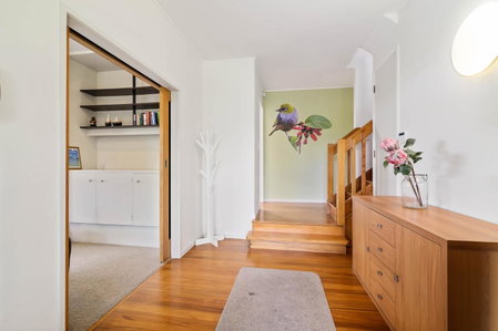 The Bird House - Kawaha Point, Rotorua. Stylish six bedroom home with space, views and relaxed atmosphere, Rotorua, New Zealand
