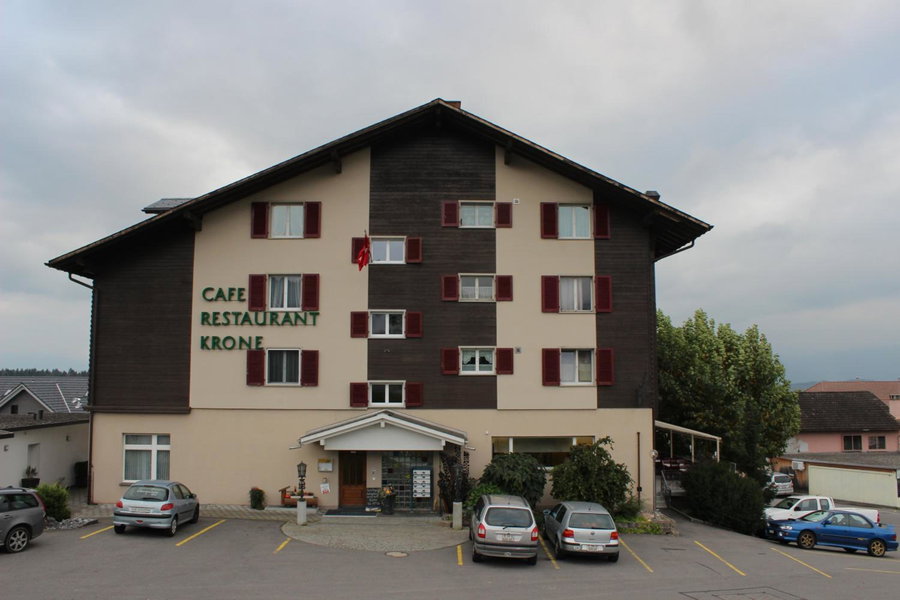 Krone Bed & Breakfast, Jona, Switzerland