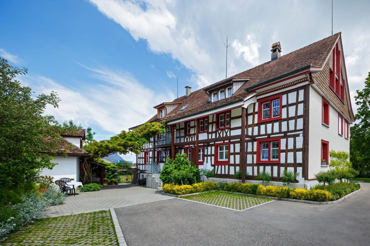 Historische Residenz Lindeneck, Suisse