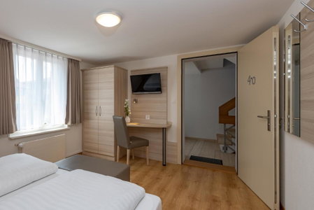 Hotel Garni Rössli - velofreundlich - free parking, St. Gallen, Suiza