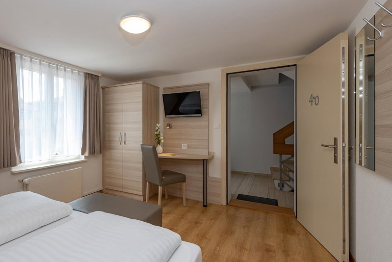 Hotel Garni Rössli - velofreundlich - free parking, St. Gallen, Suiza