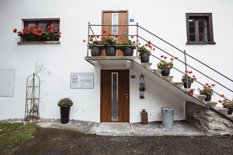 Ferienwohnungen Romantica und Pacifica - ArtDaGio, Cumpadials, Switzerland