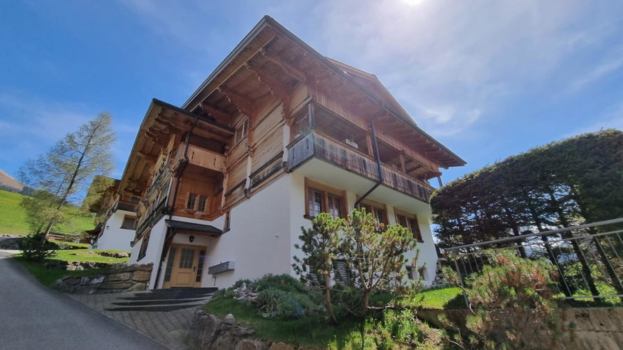 Snow+Surf B&B, Lauenen, Switzerland