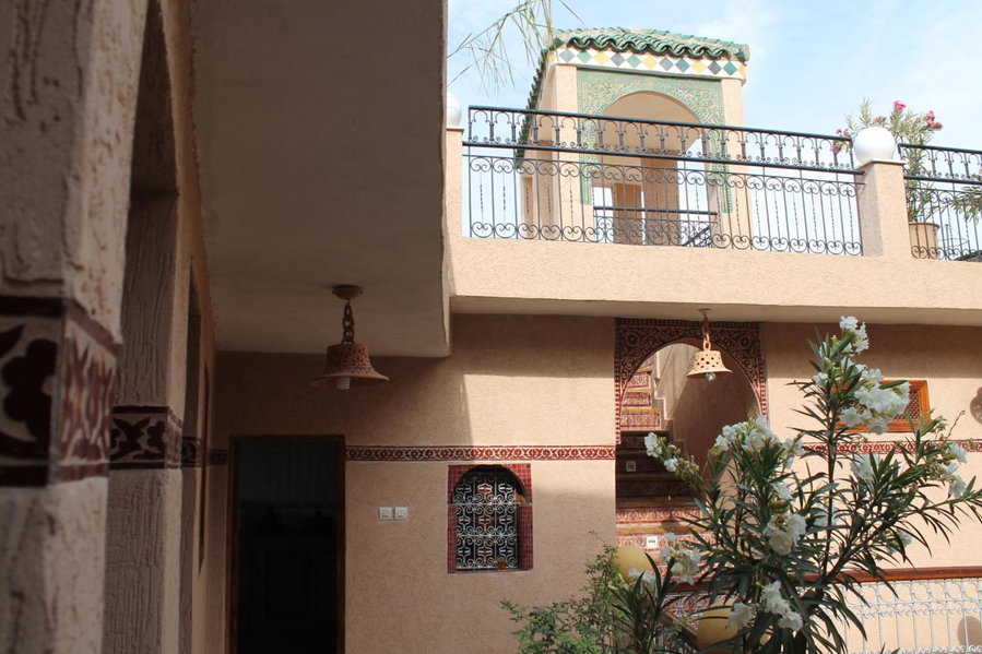 Riad Les Chrifis Navette Aéroport 24 sur 24, Fès, Morocco