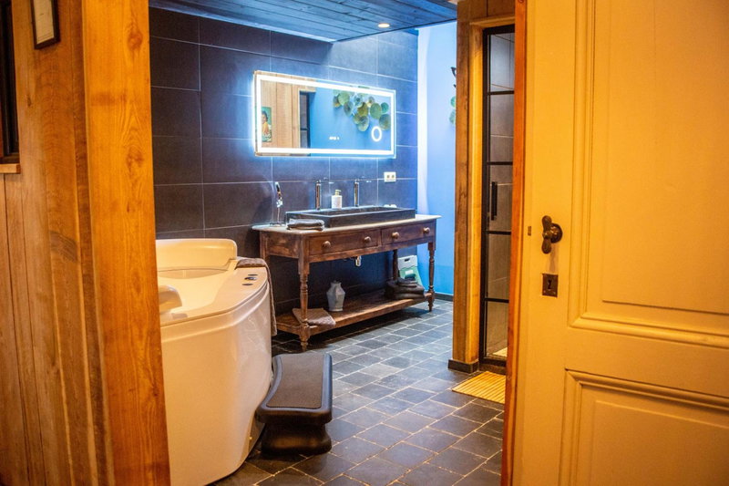 Een vleugje wellness in de Voerstreek - Bed & Breakfast Onder de Poort, Vise, Belgium