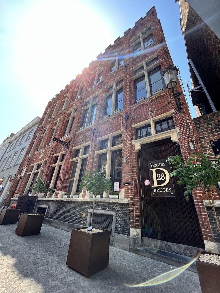 D28, Belgium