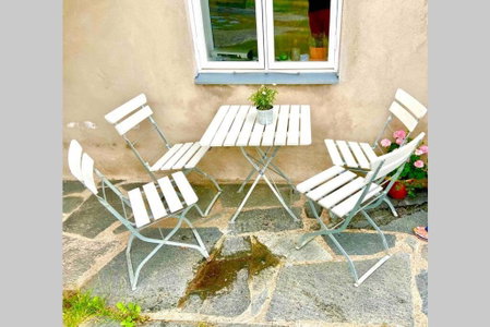 Lägenhet med havsutsikt & uteplats i vårt hus på Käringön, Käringön, Sweden