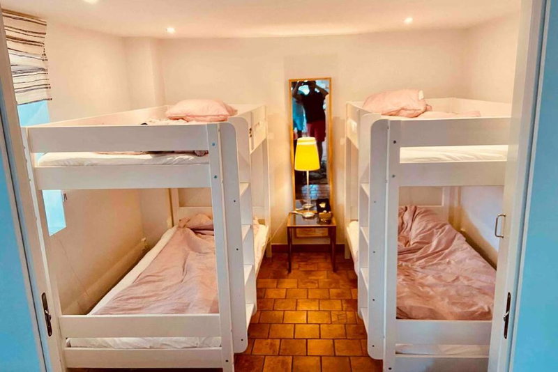 Lägenhet med havsutsikt & uteplats i vårt hus på Käringön, Käringön, Sweden