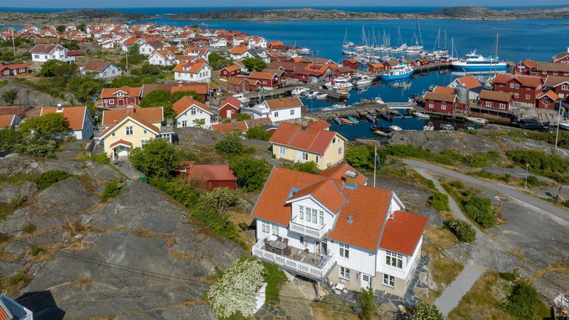 Lägenhet med havsutsikt & uteplats i vårt hus på Käringön, Käringön, Sweden