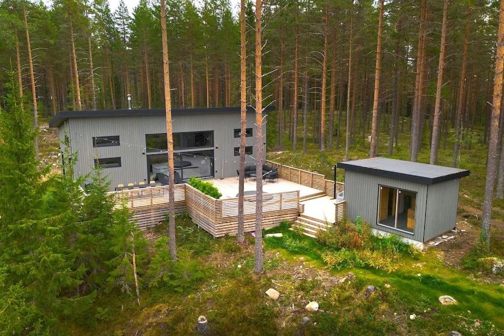 Skogly - Ny stor hytte, Unike Finnskogen, Suède