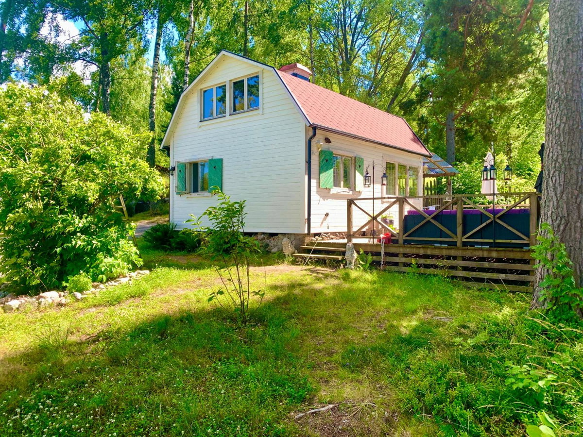 Charmig stuga av rustik stil i Stockholms område, Suecia