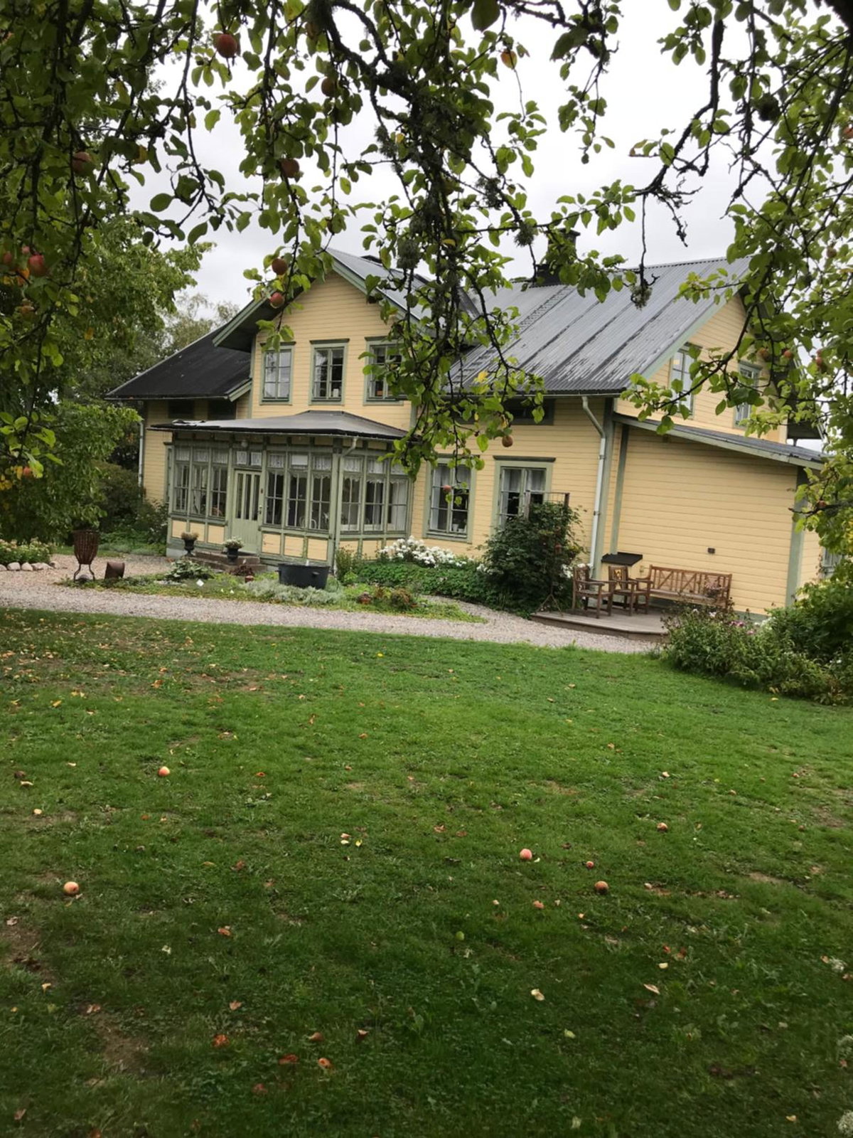 Hotel · Perssons Magasin, Västra Löa