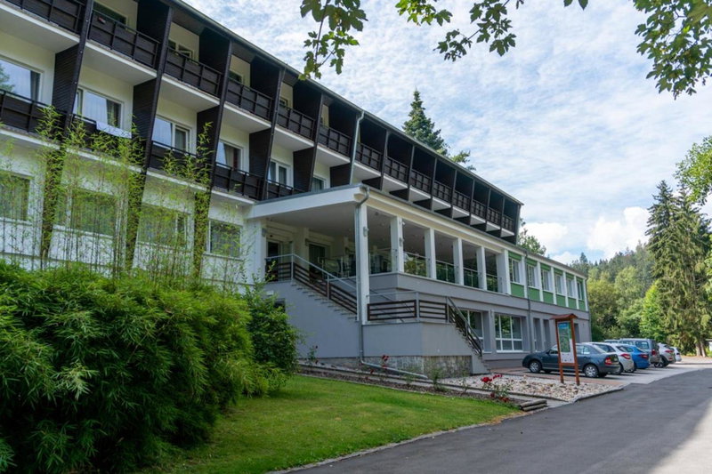 Wellness Hotel GREEN PARADISE, Březová, Czechia