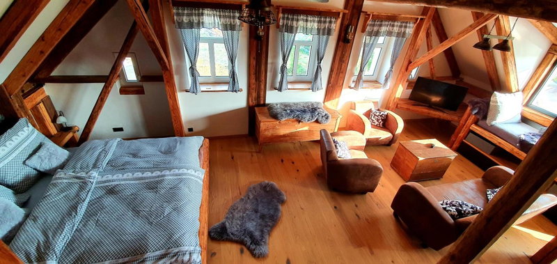 Božská usedlost, Loktuše, Czechia