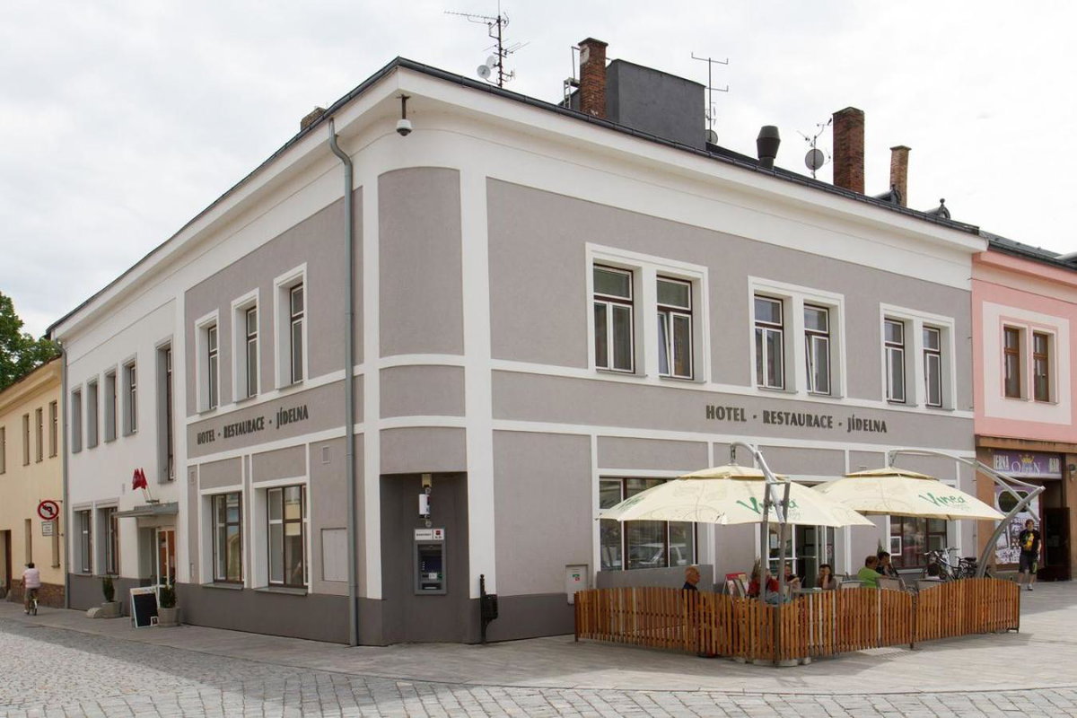 Hotel · Hotel THT, Polička