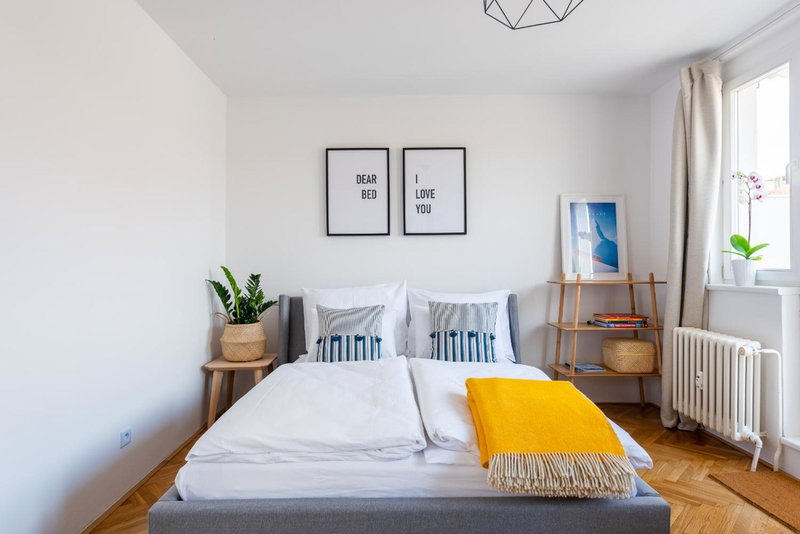 BRIGHT CHARMING Apt with TERRACE, PARKING & AirCo., Prague, Czechia