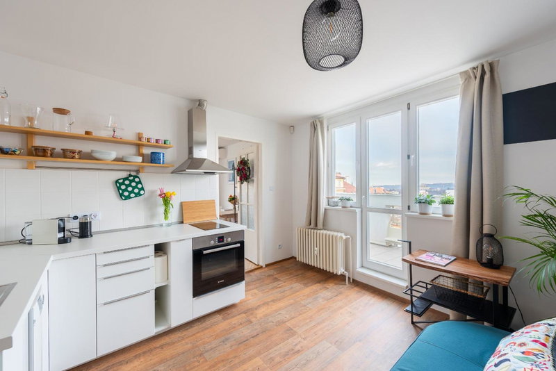 BRIGHT CHARMING Apt with TERRACE, PARKING & AirCo., Prague, Czechia
