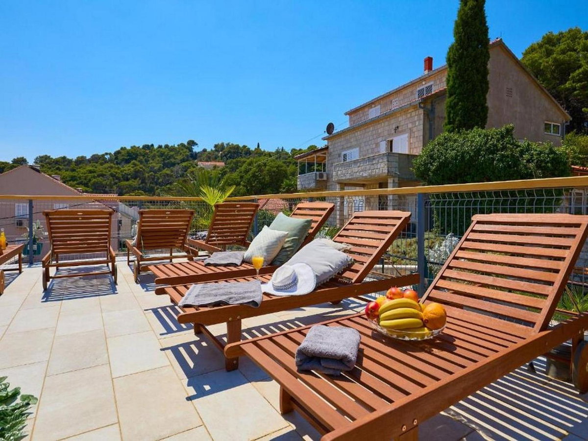 Palm Tree Apartments, Croatia