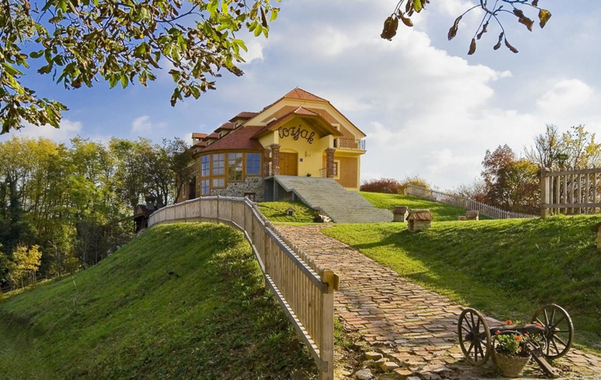 Hotel · Guest House Kozjak, Sveti Križ Začretje