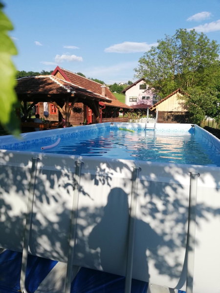 Pod orehom drvena kuća i sauna, Krapina, Хорватия