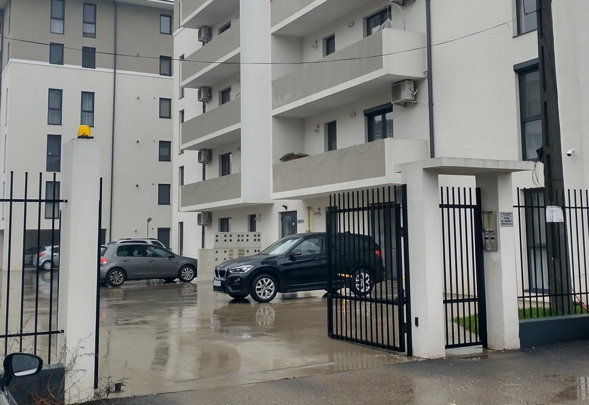 Apartament in complex rezidential cu parcare in curte, Romania