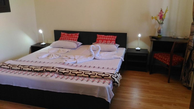 Edelweiss guesthouse, glamping and camping, Suhaia, Romania