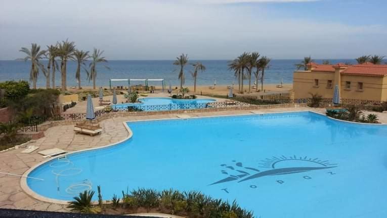 العين السخنة لاڤيستا توباز, Egypt