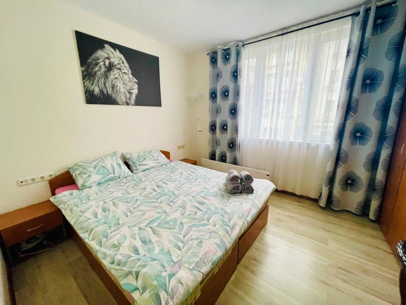 By The Sea - central with free parking, Varna City, Bulgaria