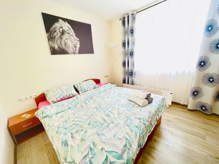 By The Sea - central with free parking, Varna City, Bulgaria