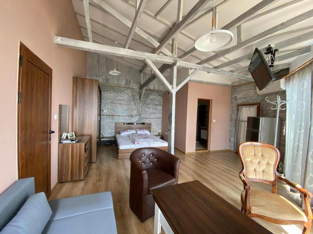 Villa Maxim, Bulgaria