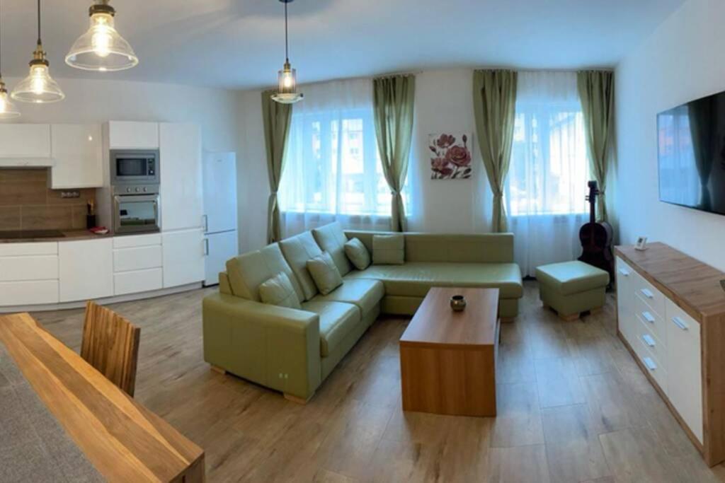 Newly renovated 2 rooms apartment downtown Nitra, Slowakei