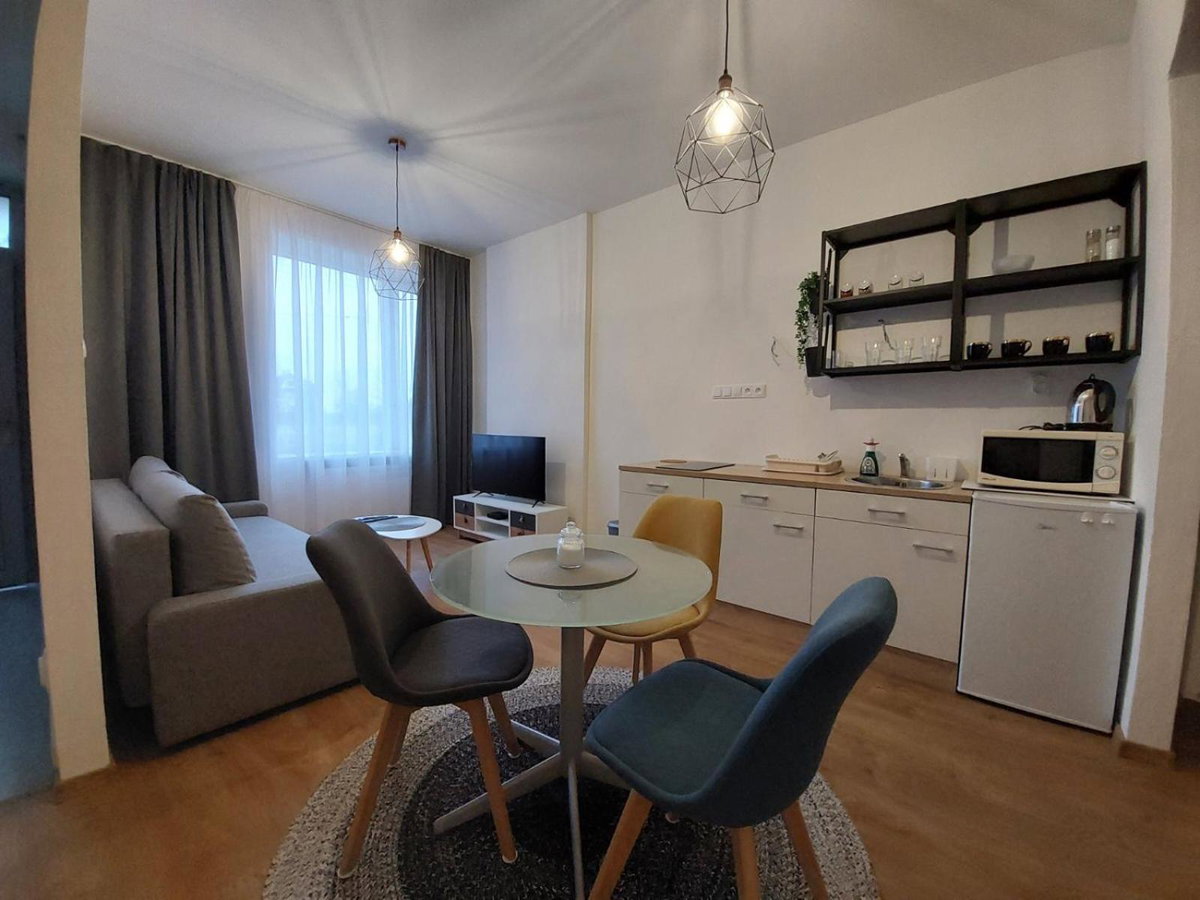 Naty Ii, Slovakia