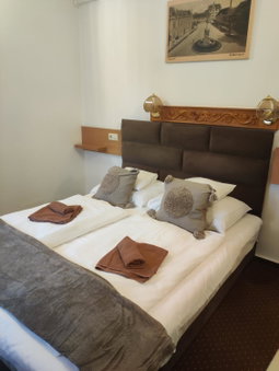 Fészek Fogadó - Pension Nest, Mosonmagyaróvár, Hungary