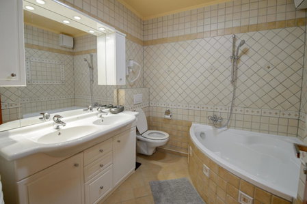 HR Apartmanház, Eger, Hungary
