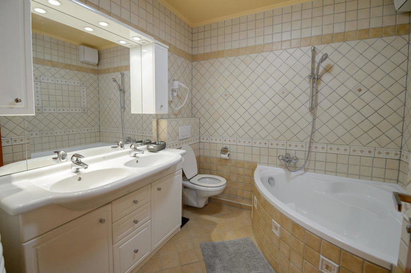 HR Apartmanház, Eger, Hungary