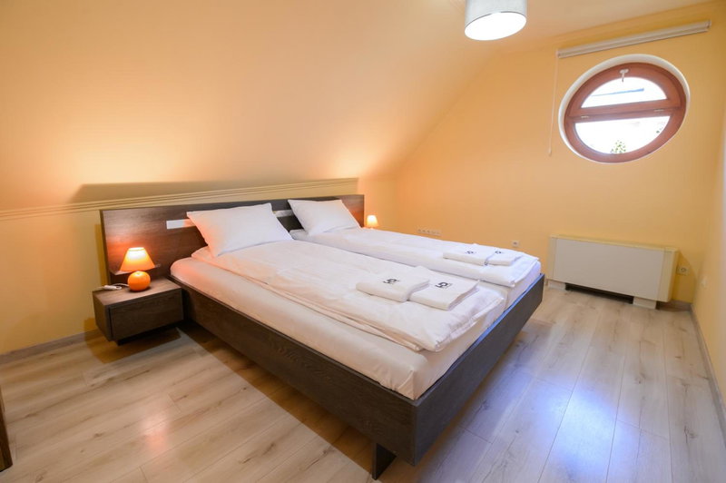 HR Apartmanház, Eger, Hungary