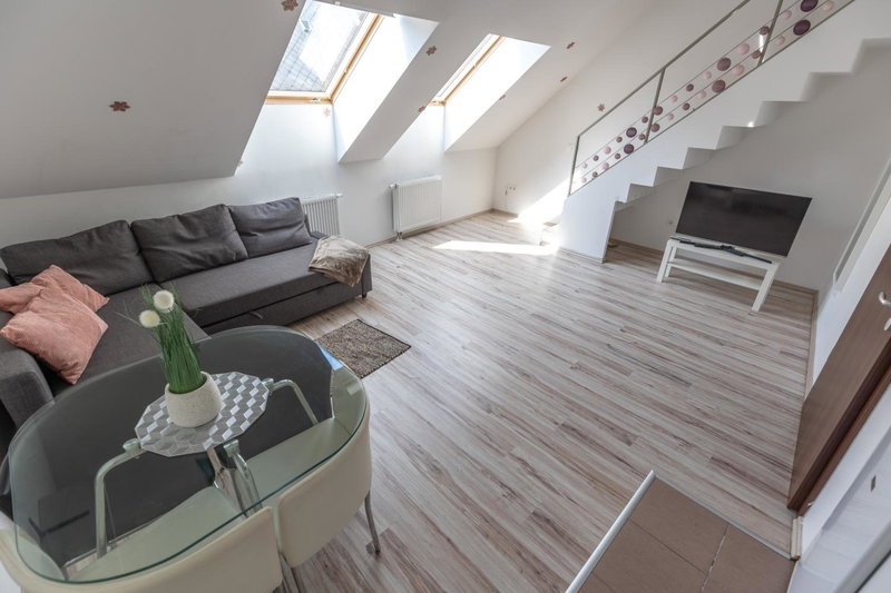 PRTR Apartment w/ FREE parking, Budapest, Hungary