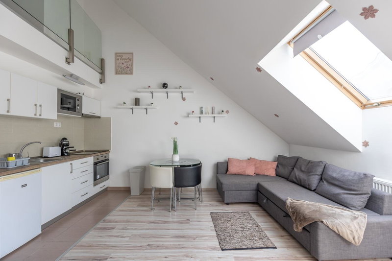 PRTR Apartment w/ FREE parking, Budapest, Hungary