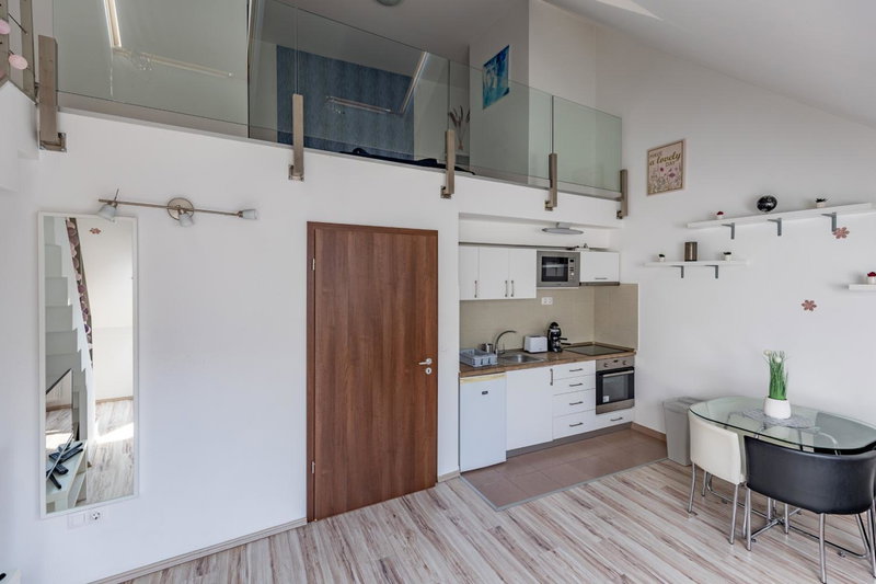 PRTR Apartment w/ FREE parking, Budapest, Hungary