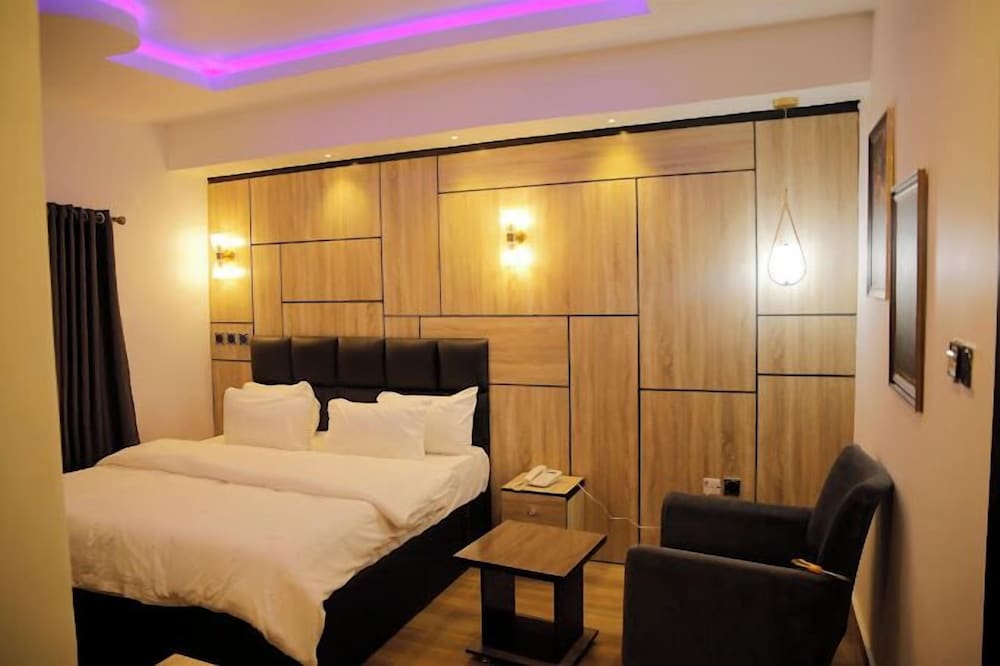 Hotel De Felona, Nigeria