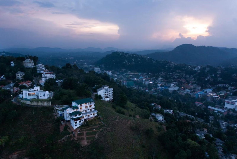 Hill Paradise Hanthana, Kandy, Sri Lanka